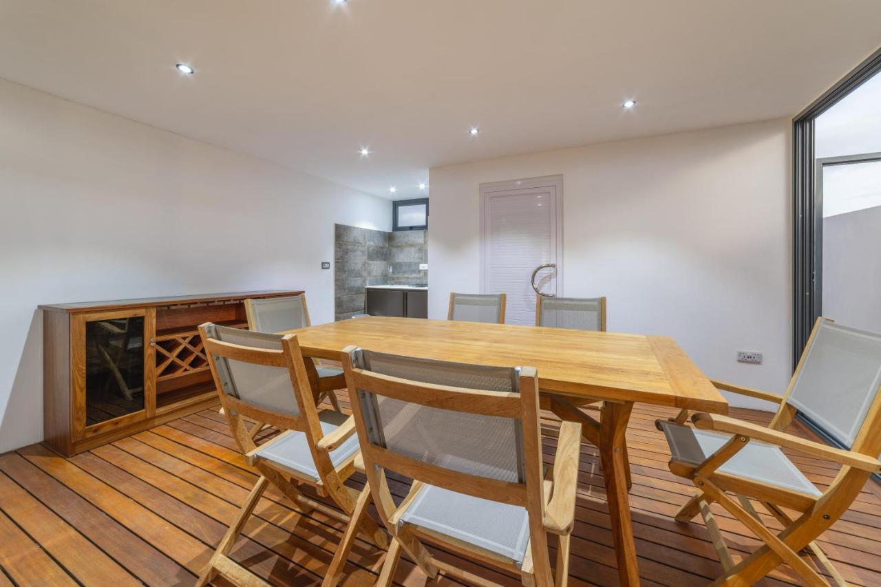 גראנדה באיה One Bay Residence Unit 15 - Penthouse With Private Roof Top, Jacuzzi And Sea View מראה חיצוני תמונה