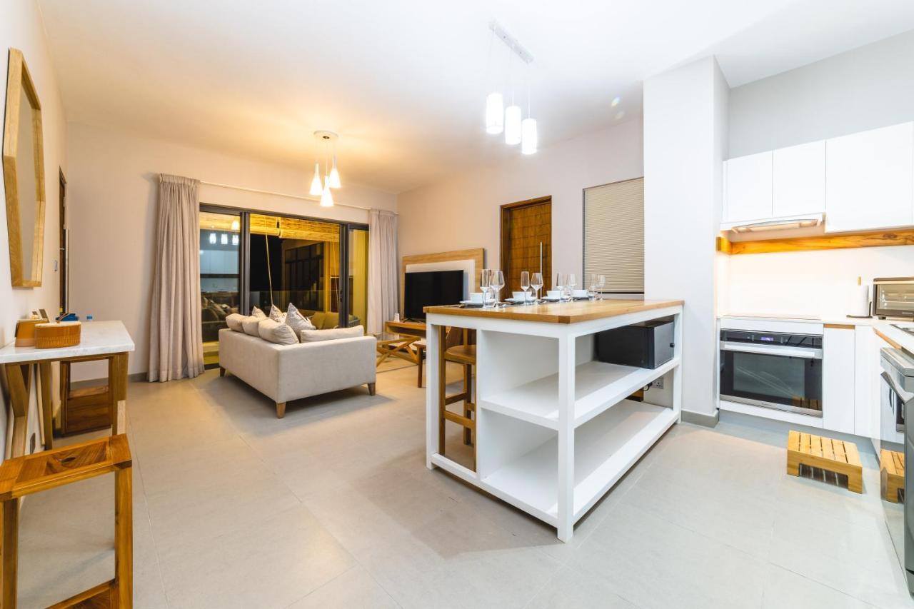 גראנדה באיה One Bay Residence Unit 15 - Penthouse With Private Roof Top, Jacuzzi And Sea View מראה חיצוני תמונה