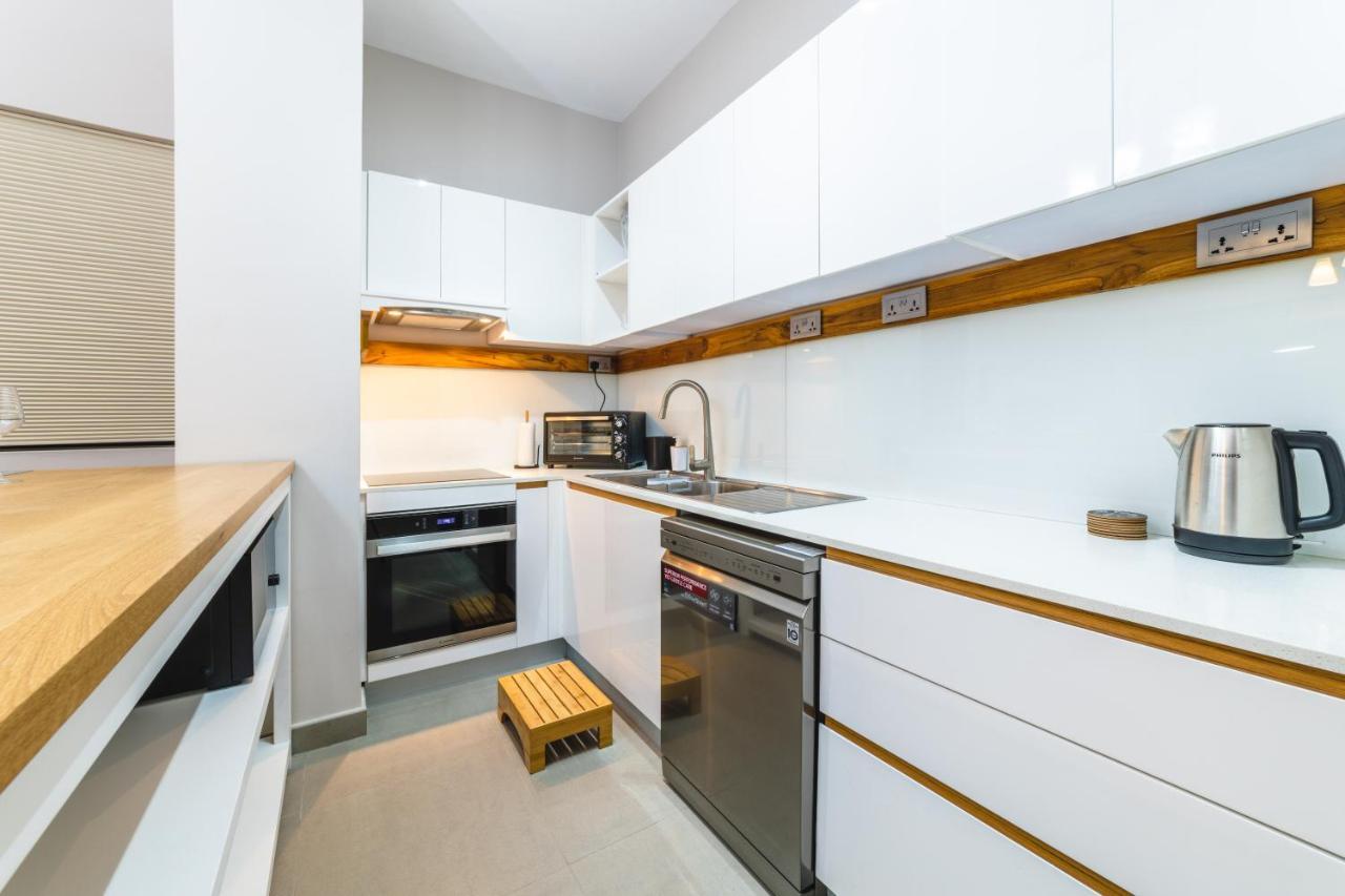 גראנדה באיה One Bay Residence Unit 15 - Penthouse With Private Roof Top, Jacuzzi And Sea View מראה חיצוני תמונה